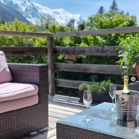 Falcon With Hot Tub Alpesi faház *